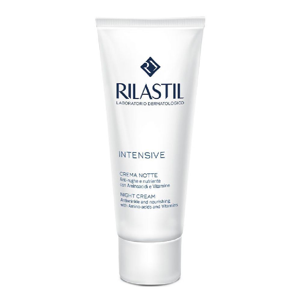 Tube blanc avec logo Rilastil et nom du produit. Texte : Crème de nuit intensive. Anti-rides et nourrissante.