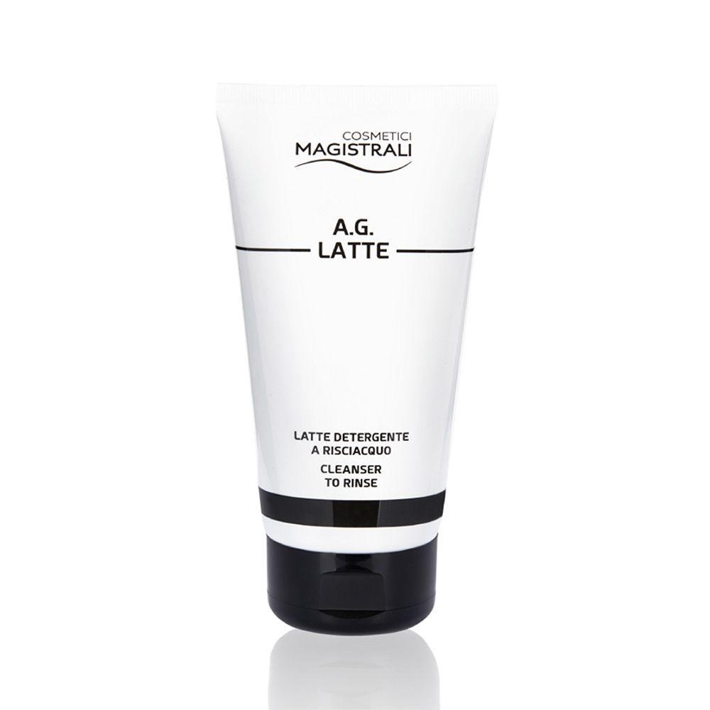 Tubo bianco con tappo nero. Scritta: A.G. LATTE, sotto LATTE DETERGENTE A RISCIACQUO, CLEANSER TO RINSE.