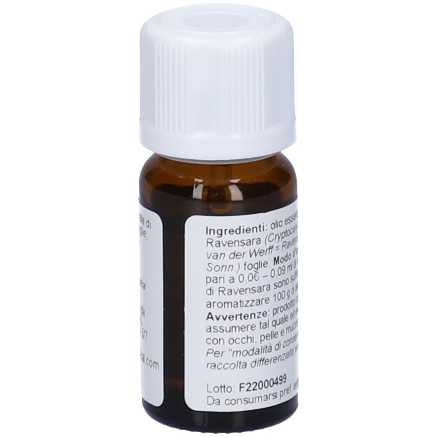 Flacone in vetro marrone, tappo bianco. Scritta: Ravensara, Olio Essenziale, FitoMedical. Vista dettagliata.