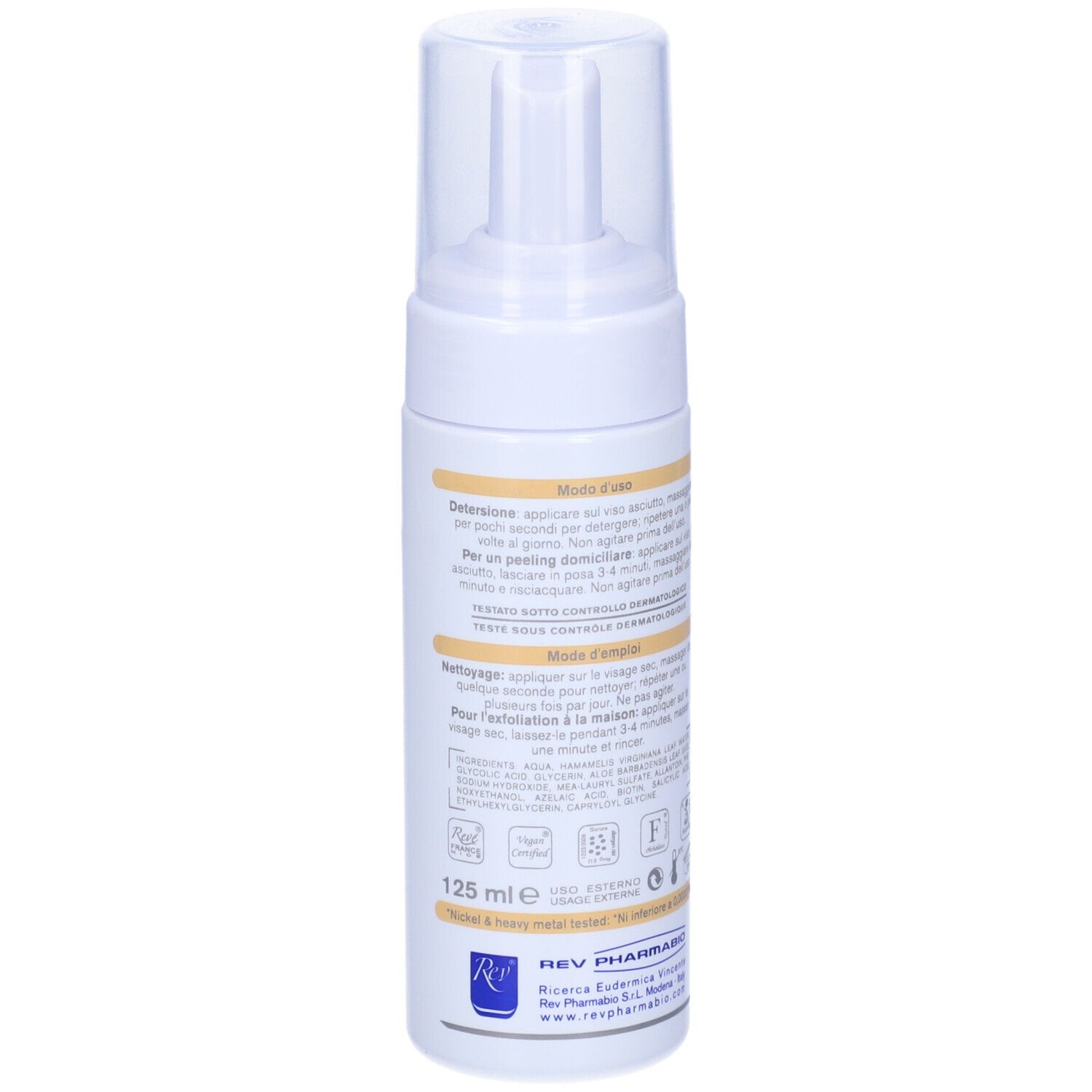 Flacone bianco con pompa. Scritta: Rev Aknosal Mousse. Testo in italiano. Retro con testo e simboli.