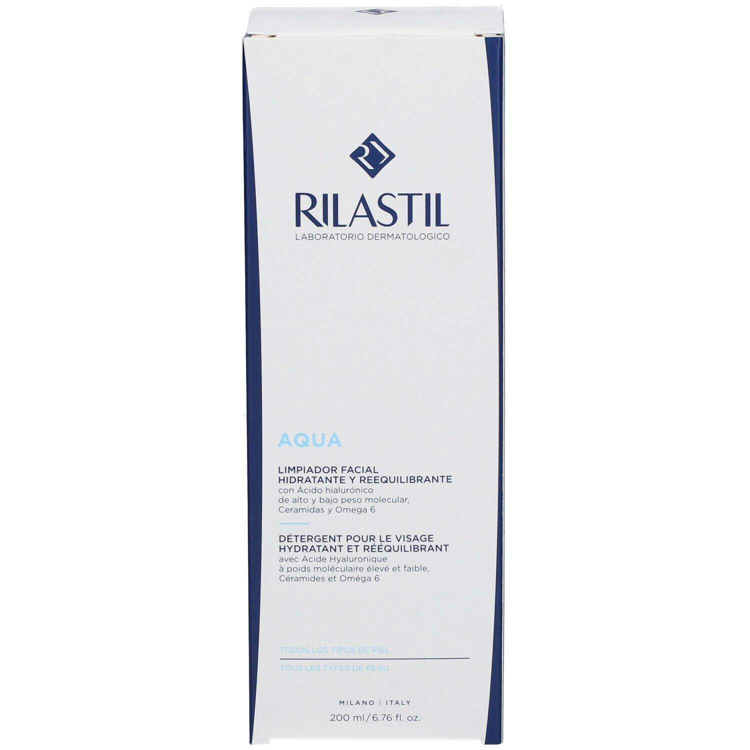 Confezione bianca con design blu. Testo: AQUA, Face Cleanser. Logo del produttore.