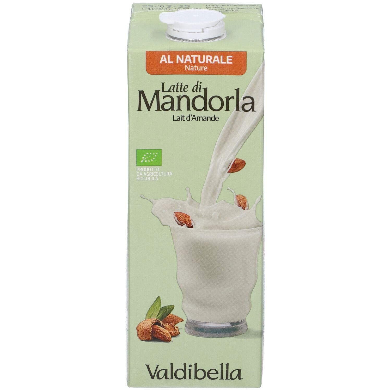 Confezione di Valdibella Latte di Mandorla. Latte di mandorla versato in un bicchiere. Mandorle e schizzi. Logo bio.