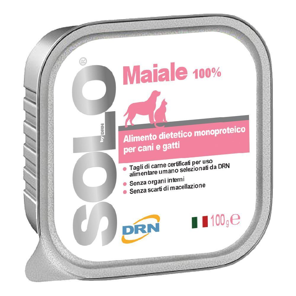 Scatola quadrata con etichetta rosa. Scritta 'Solo' e 'Maiale 100%'. Illustrazione cane e gatto. Testo in italiano.