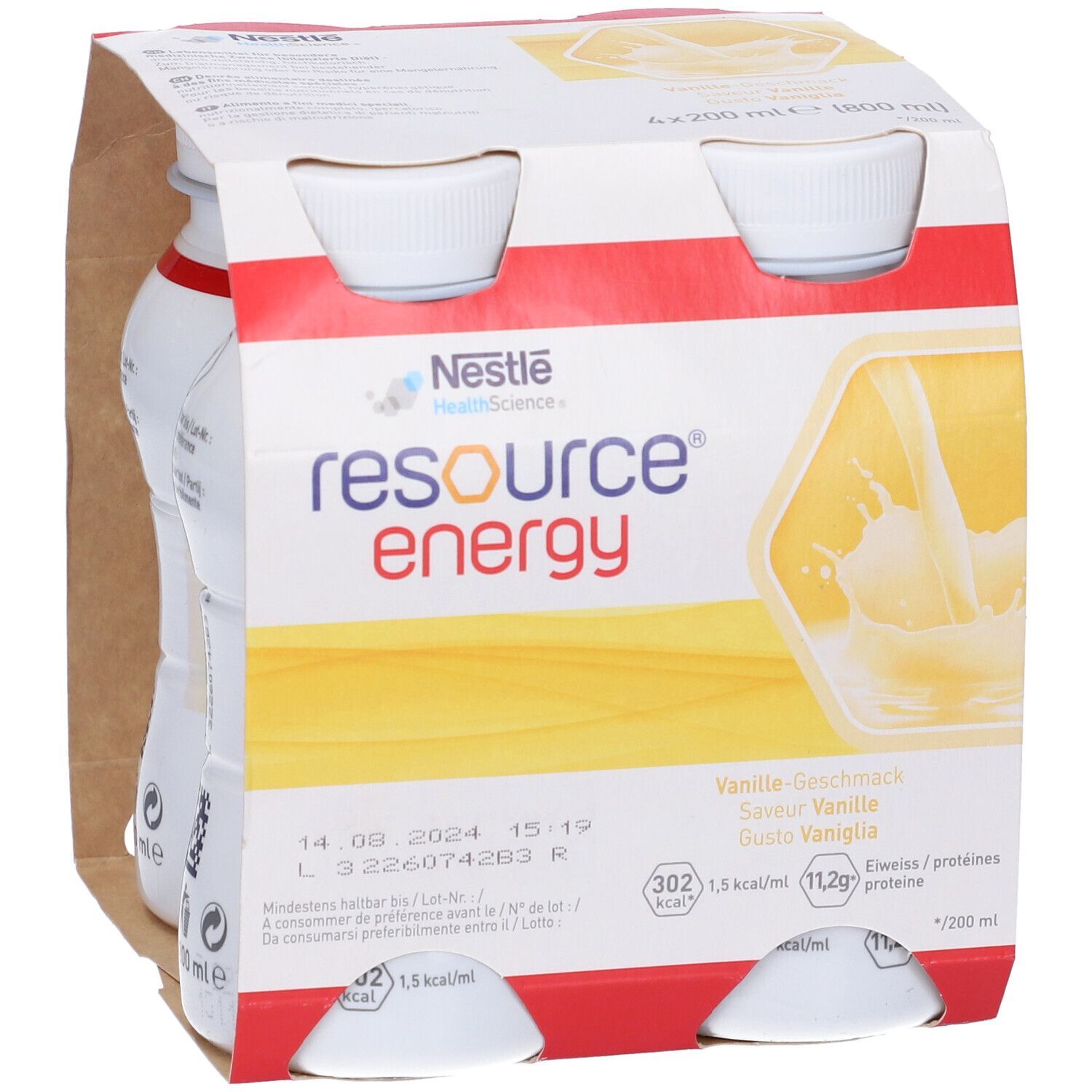 Confezione da quattro bottiglie. Scritta: Resource Energy, vaniglia. Logo Nestle Health Science. Bottiglie bianche, tappi bianchi, confezione in cartone.