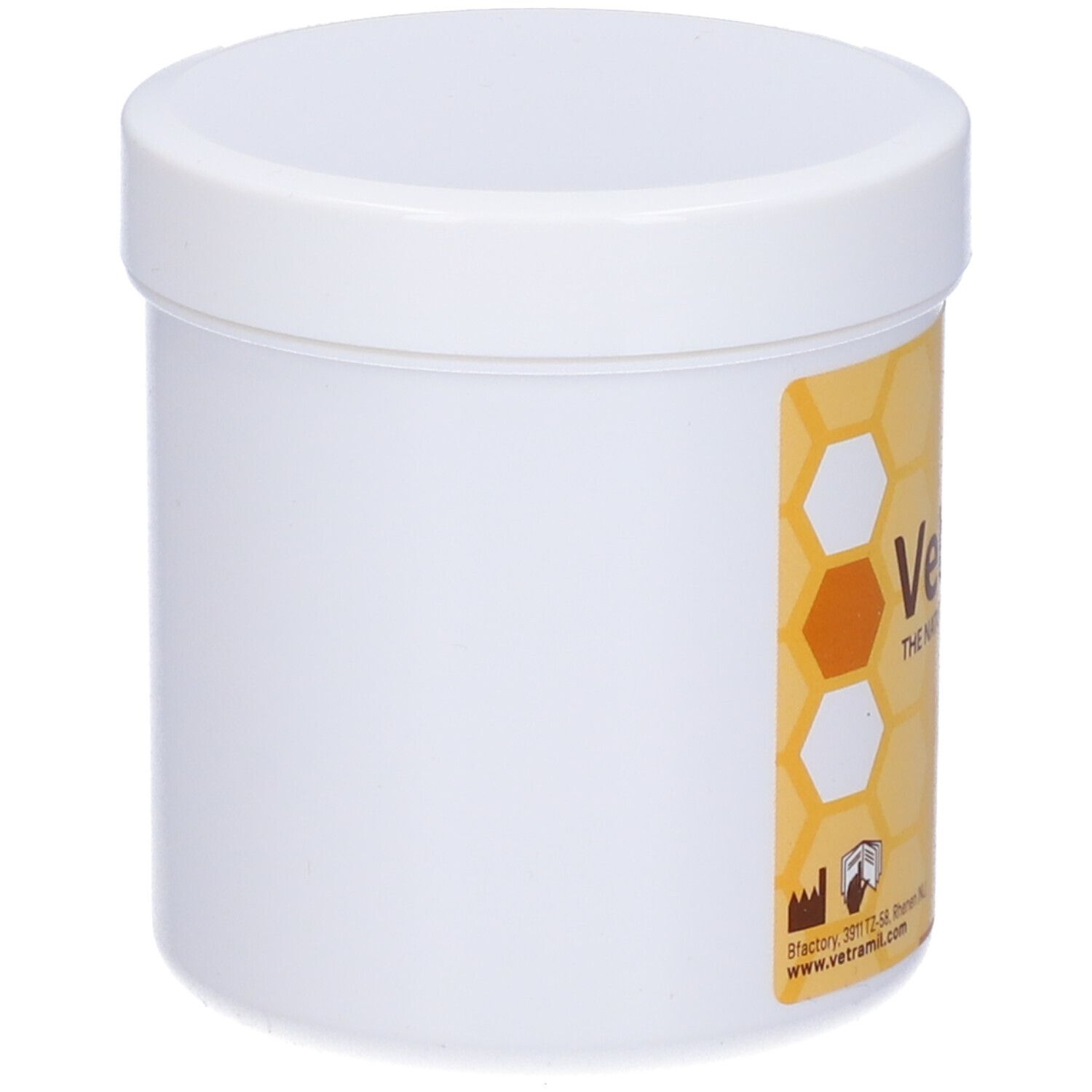 Vasetto bianco con etichetta gialla. Logo "Vetramil" e testi multilingue. 180g.