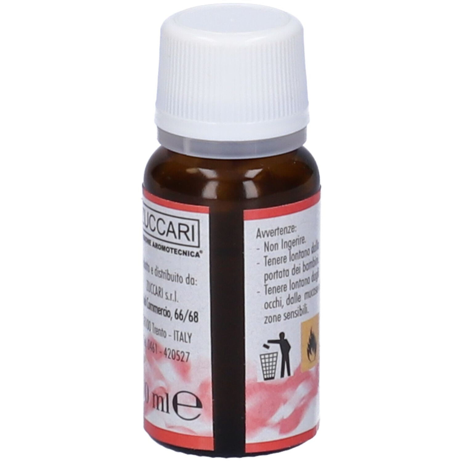 Flacone di vetro marrone con tappo bianco ed etichetta. Scritta: Patchouli, 100% Olio Essenziale. Indirizzo produttore.