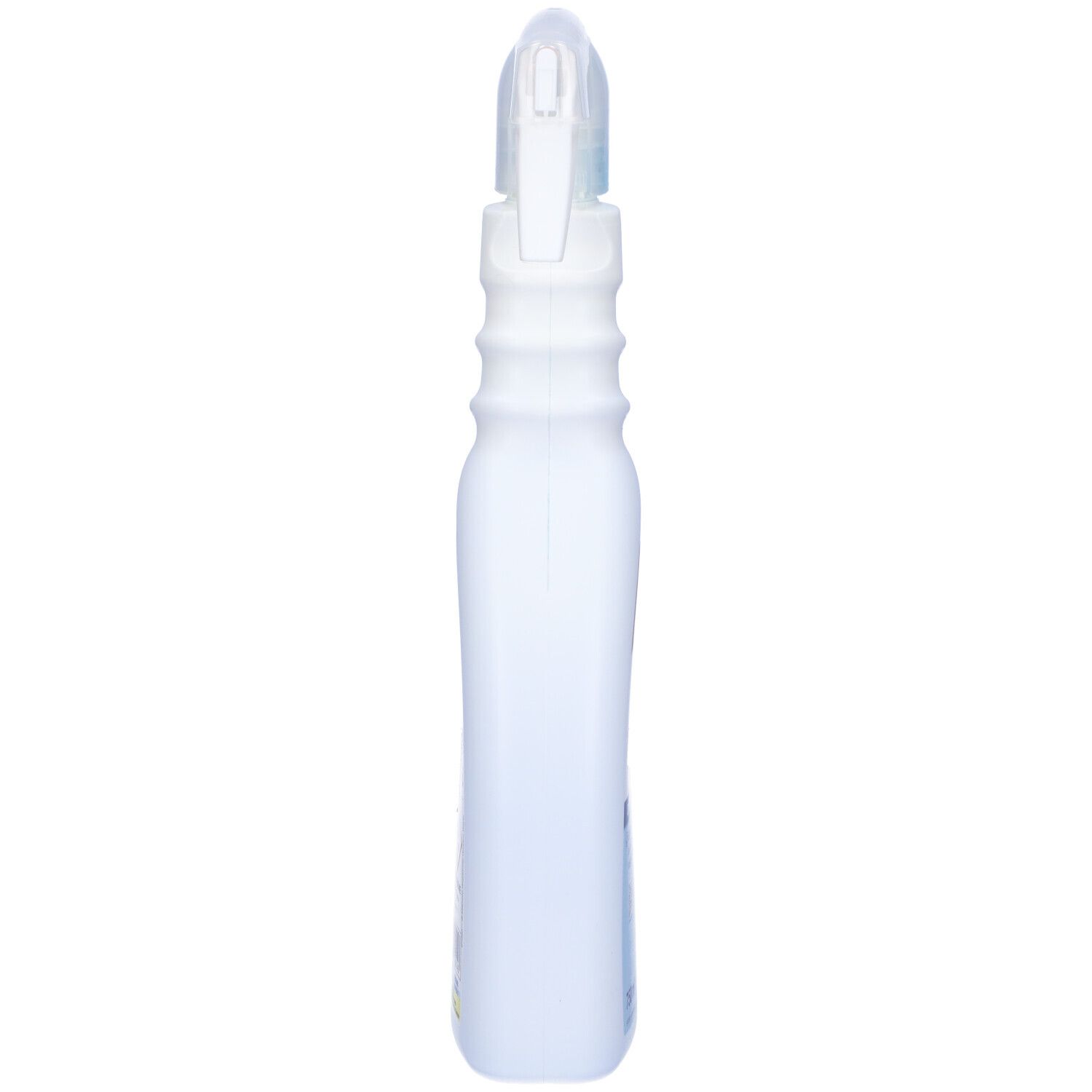 Flacone spray bianco, vista laterale. Il corpo del flacone è scanalato, l'erogatore trasparente.