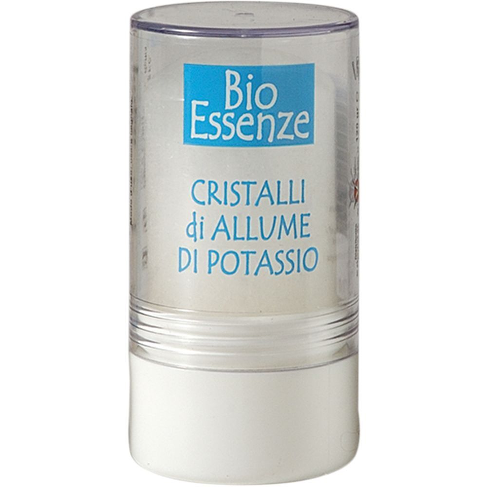 Prodotto cilindrico in contenitore trasparente. Scritta: Bio Essenze, Cristalli di Allume di Potassio.