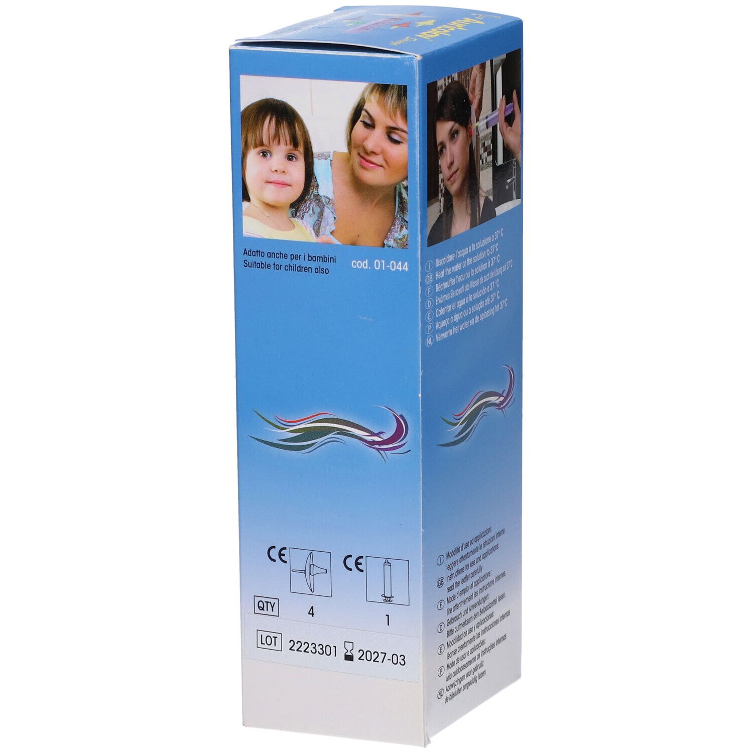 Confezione della siringa per lavaggio auricolare. Scatola blu con immagine del prodotto e testo. Contiene siringa, beccucci e scudo.