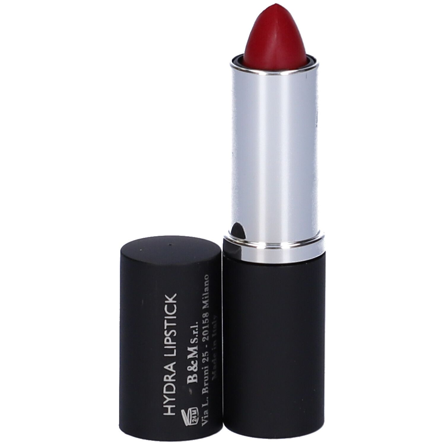 Rossetto rosso con astuccio nero e anello argentato. Tappo con scritta. Aperto.