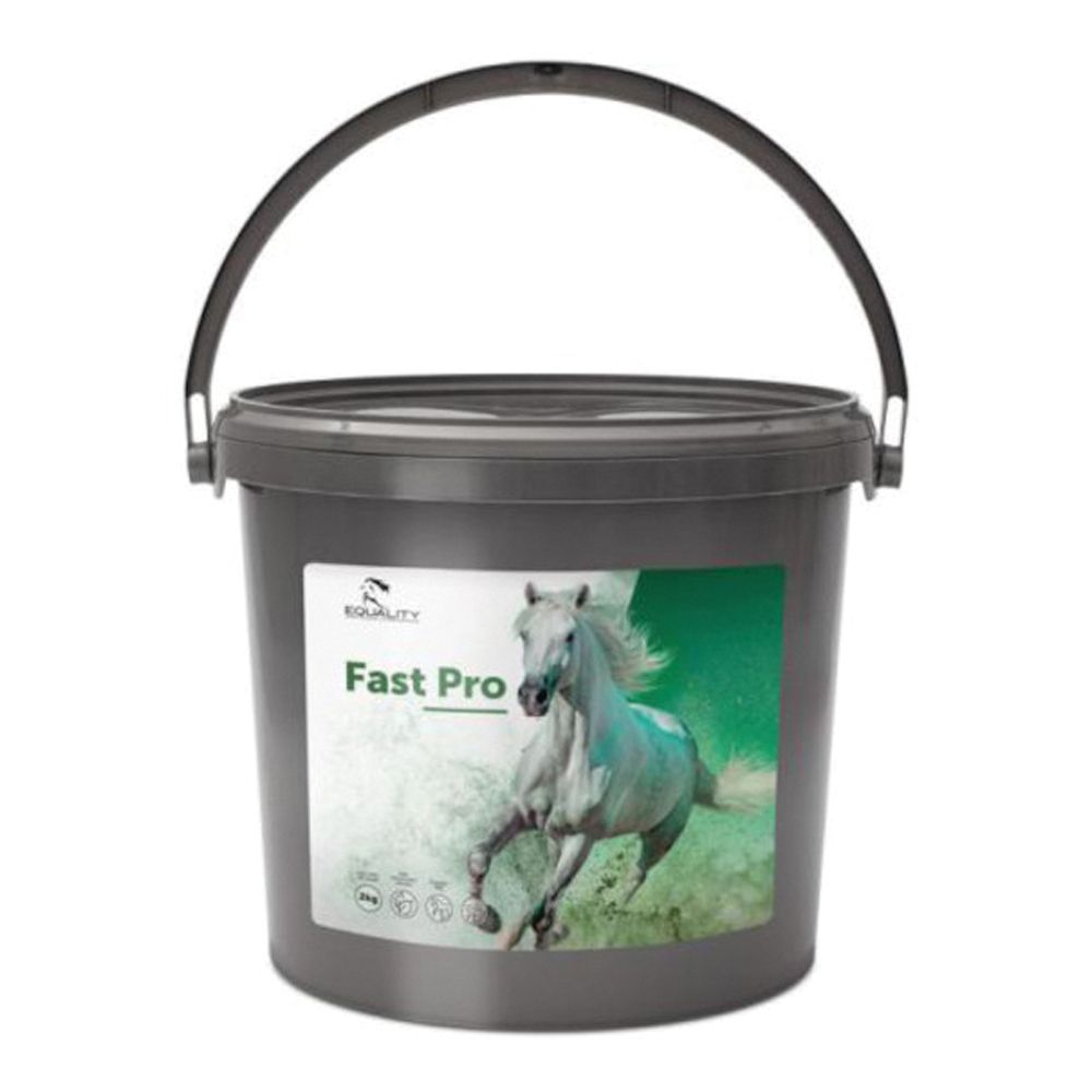 Secchio grigio con manico nero. Etichetta con cavallo bianco e scritta Fast Pro. Marchio Equality.