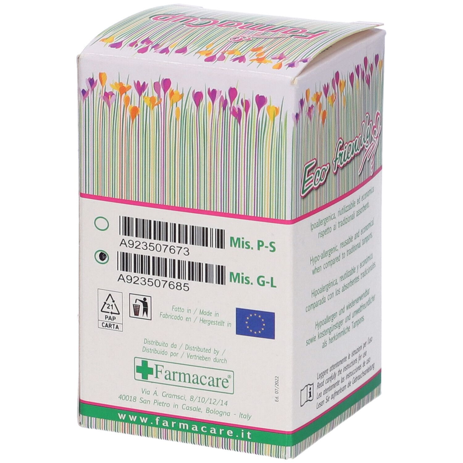 Retro confezione Coppetta Mestruale Farmacup Grande. Scatola bianca con informazioni prodotto, codice a barre e logo.