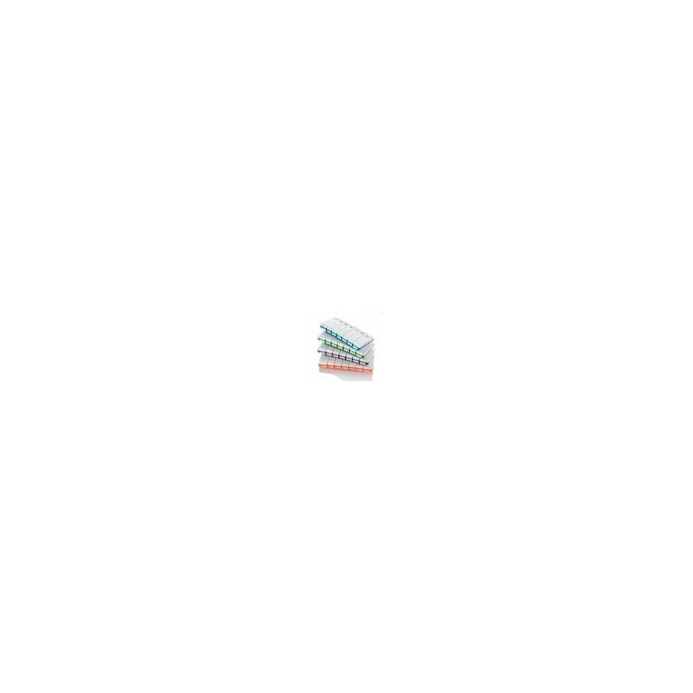 Portapillole multicolore impilati. Scomparti individuali di diversi colori. Vista dall'alto.
