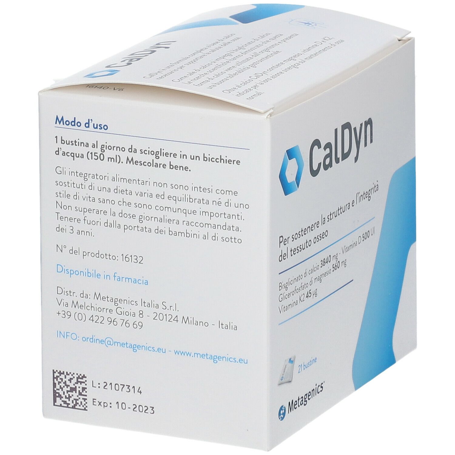Scatola di integratore CalDyn. Contiene 21 bustine. Contiene calcio, vitamina D e K2. Marchio: Metagenics.