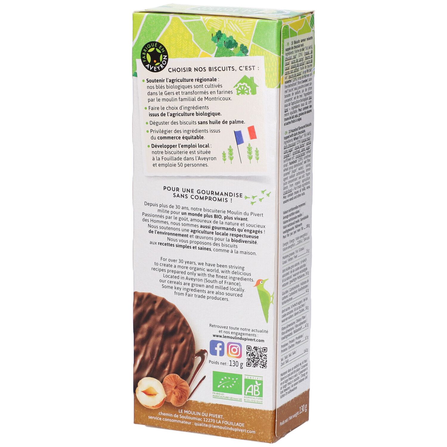 Lato della confezione di biscotti. Testo sulla produzione e certificazioni. Immagine di biscotti e nocciole.