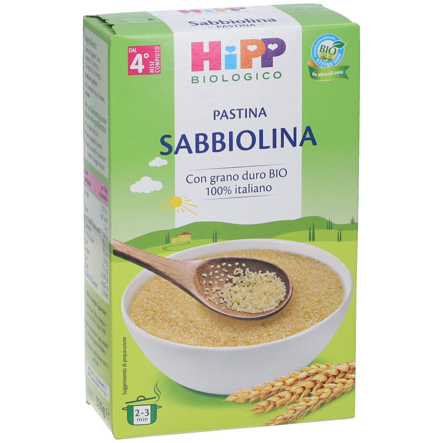 Grüne Pappschachtel mit HIPP BIOLOGICO PASTINA SABBIOLINA. Getreide in Schüssel. Bio-Siegel. Löffel.