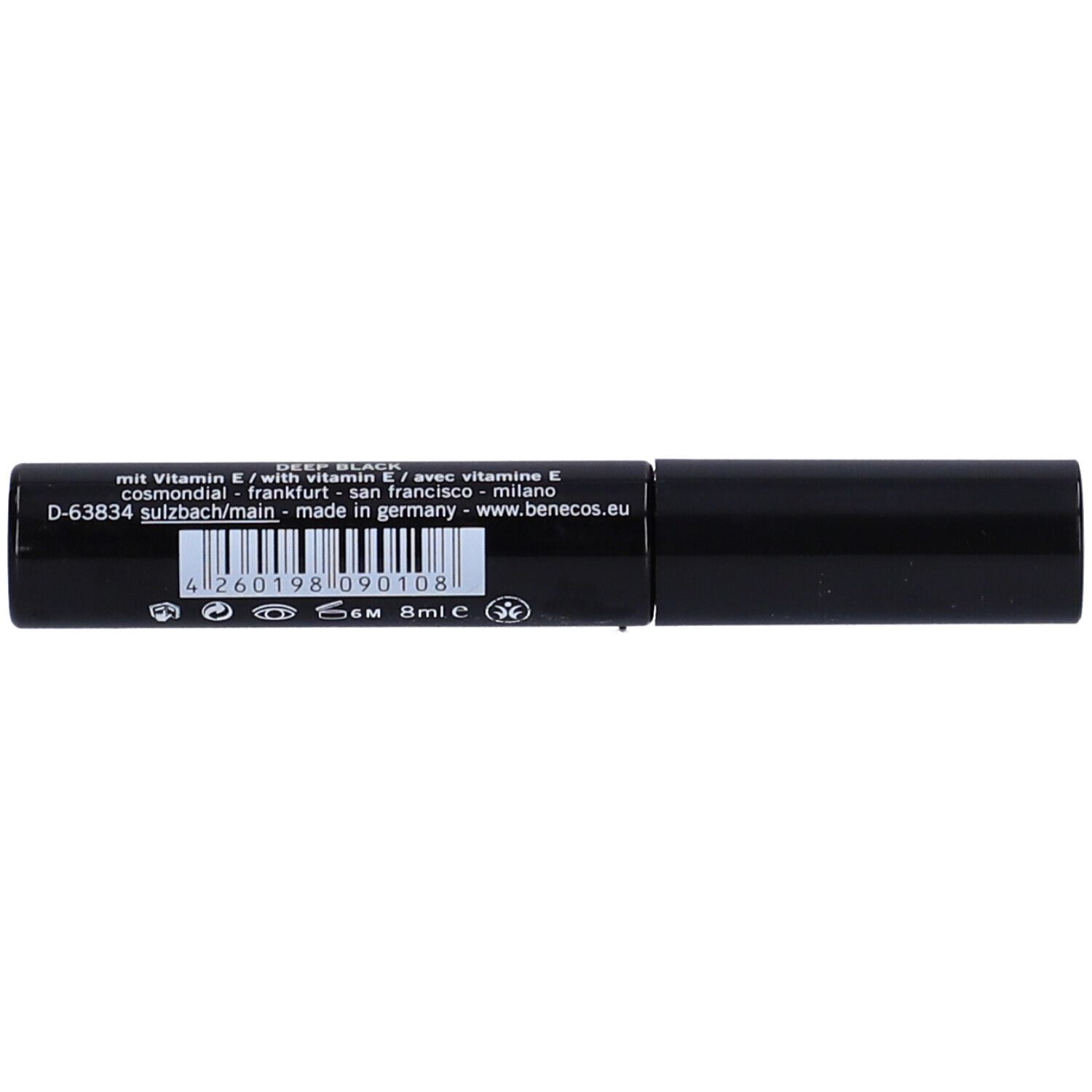 Tubo di mascara nero con tappo. Scritta: Benecos Natural Mascara Maximum Volume.