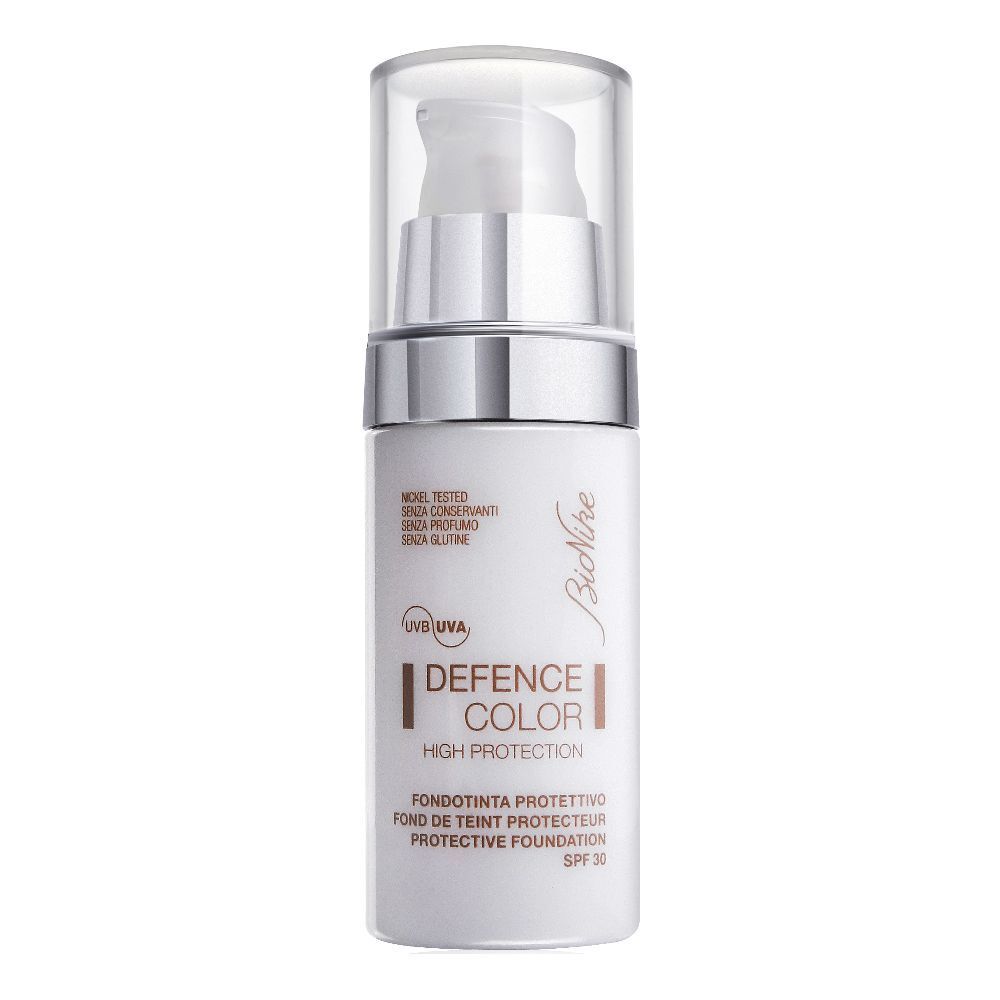 Weiße Flasche mit Pumpe. Aufschrift: DEFENCE COLOR, High Protection, Protective Foundation, SPF 30. Marke: BioNike.