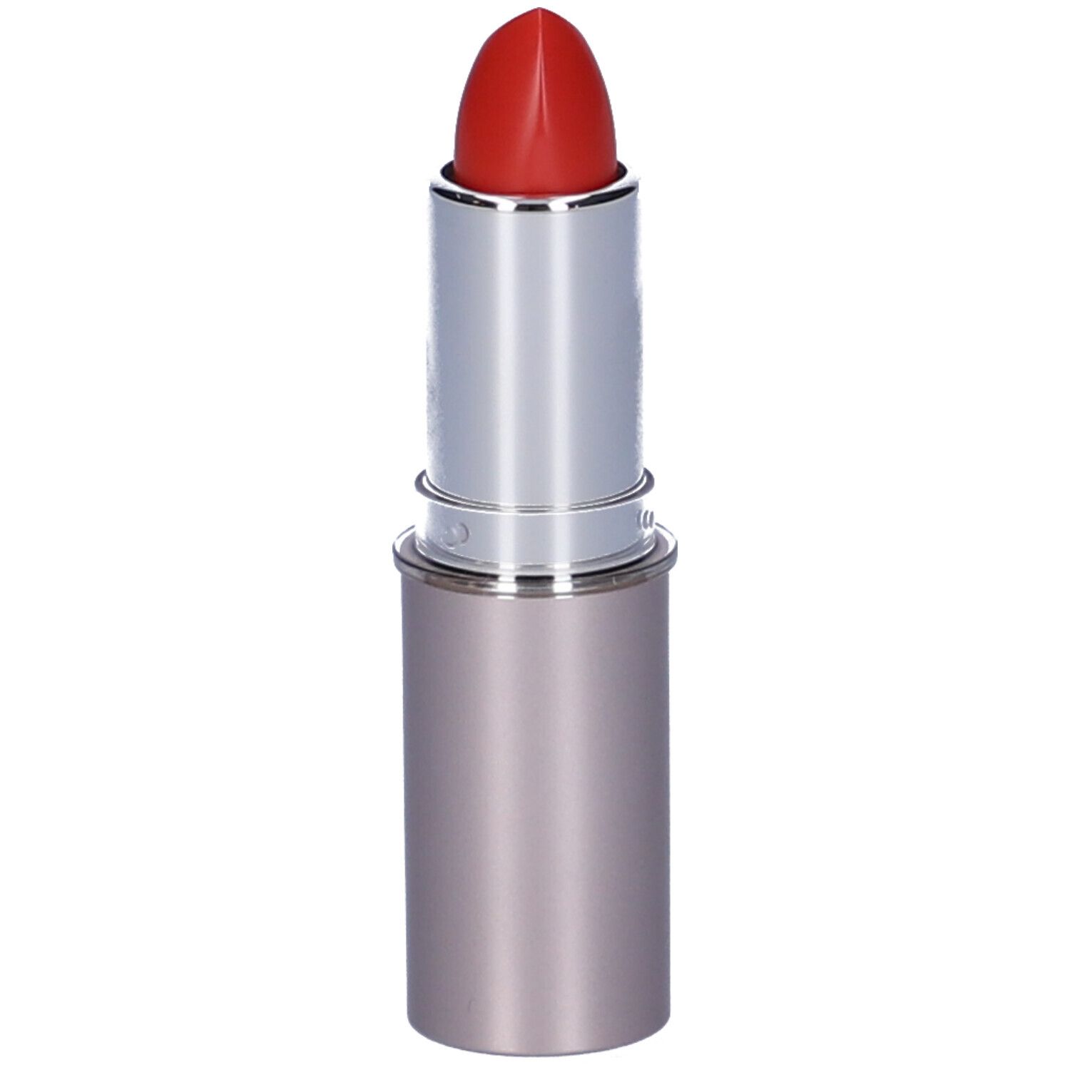 Rossetto rosso con fusto argentato e cappuccio chiuso.