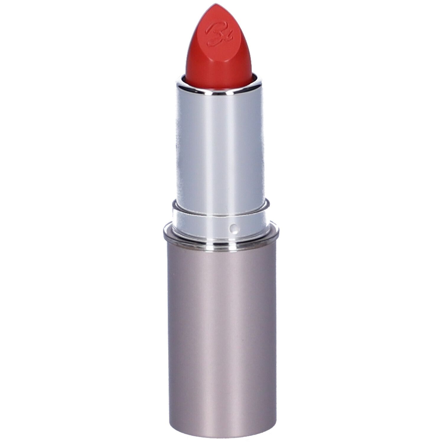 Rossetto rosso con fusto argentato e cappuccio chiuso.