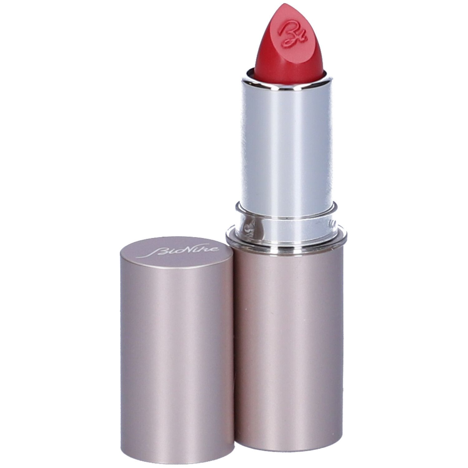 Rossetto rosa con astuccio argentato e cappuccio aperto. Sul rossetto è impresso un logo.
