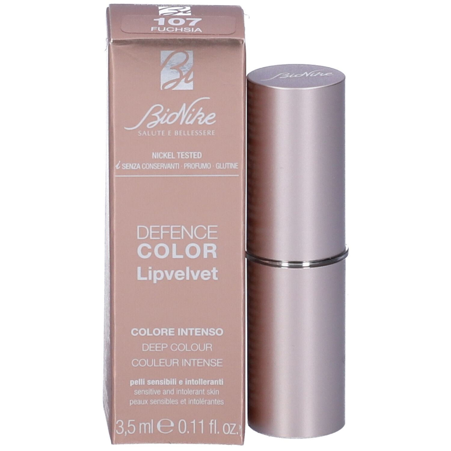 Rossetto e confezione. Sulla confezione sono indicati 'Defence Color Lipvelvet' e '107 Fuchsia'.