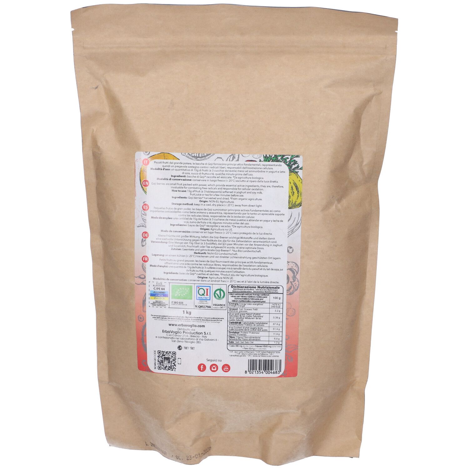 Retro della confezione di bacche di Goji. Testo, etichetta bio e informazioni nutrizionali. Sacchetto di carta marrone.
