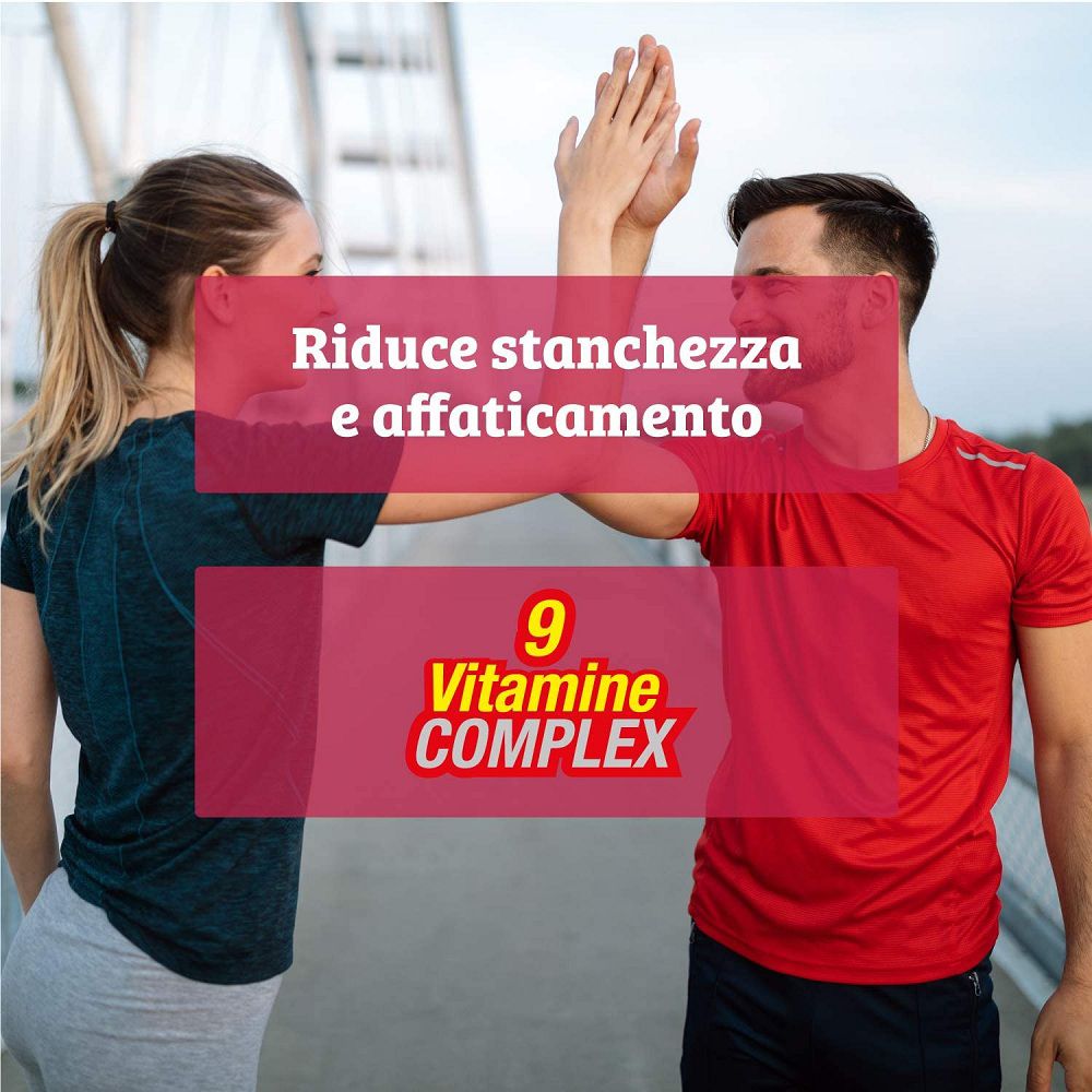 Mann und Frau geben sich High Five, Text: Reduziert Müdigkeit und Erschöpfung.
