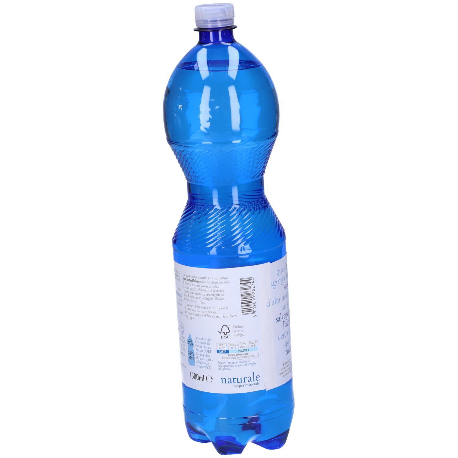 Bottiglia di plastica blu con etichetta bianca. Scritta: qualeacqua naturale.