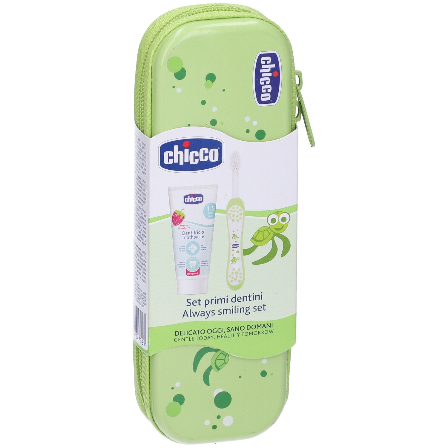 Astuccio verde con zip, spazzolino e dentifricio. Confezione con informazioni sul prodotto e logo.