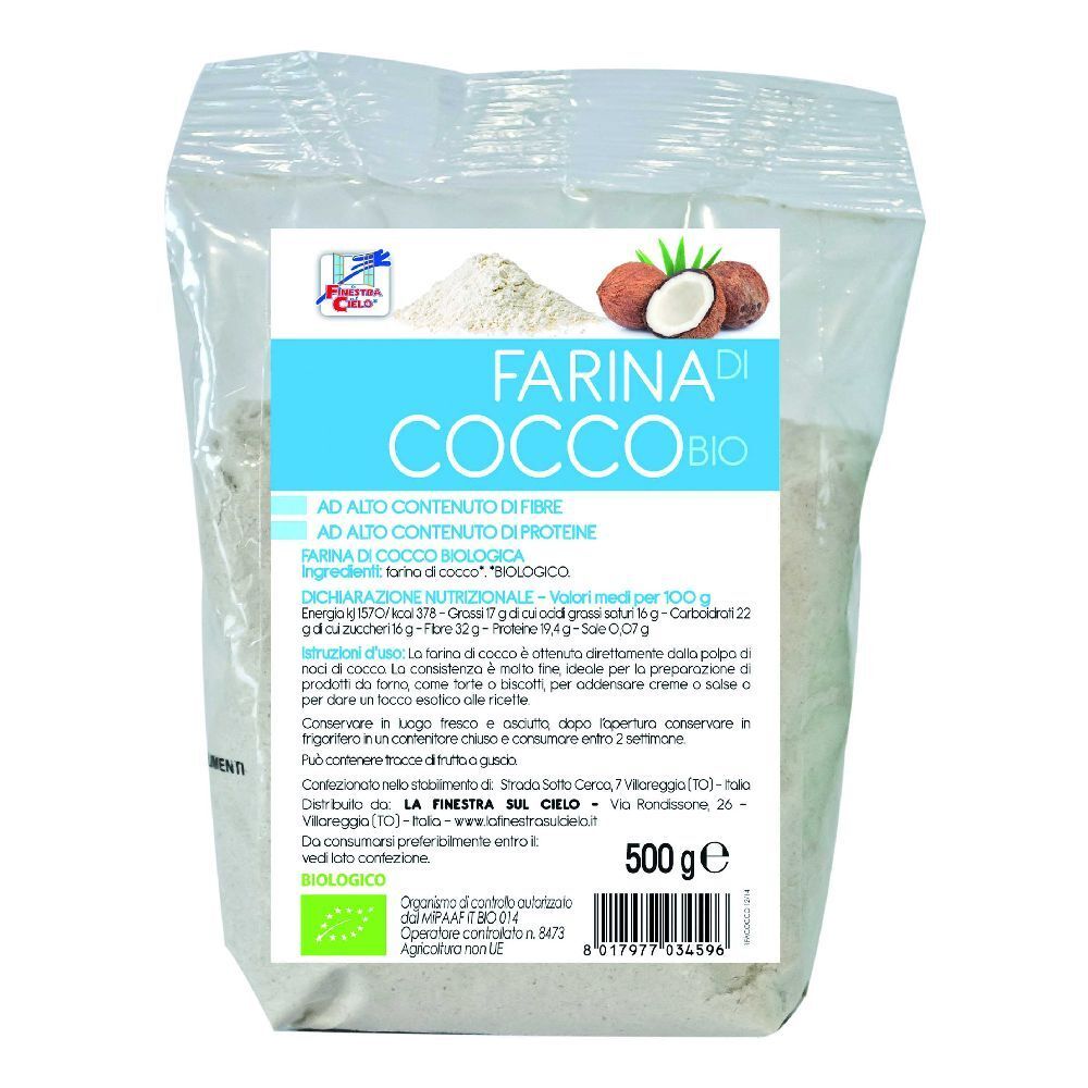 Confezione di farina di cocco bio. Scritta: Farina di Cocco Bio. Contiene 500 g. Sigillo biologico. Confezione trasparente con informazioni.