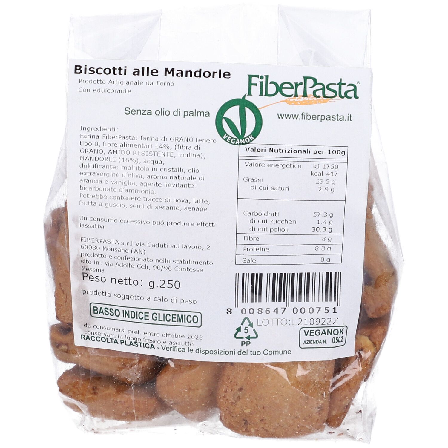 Confezione di biscotti alle mandorle. Scritta FiberPasta e informazioni nutrizionali. Sigillo Vegan.