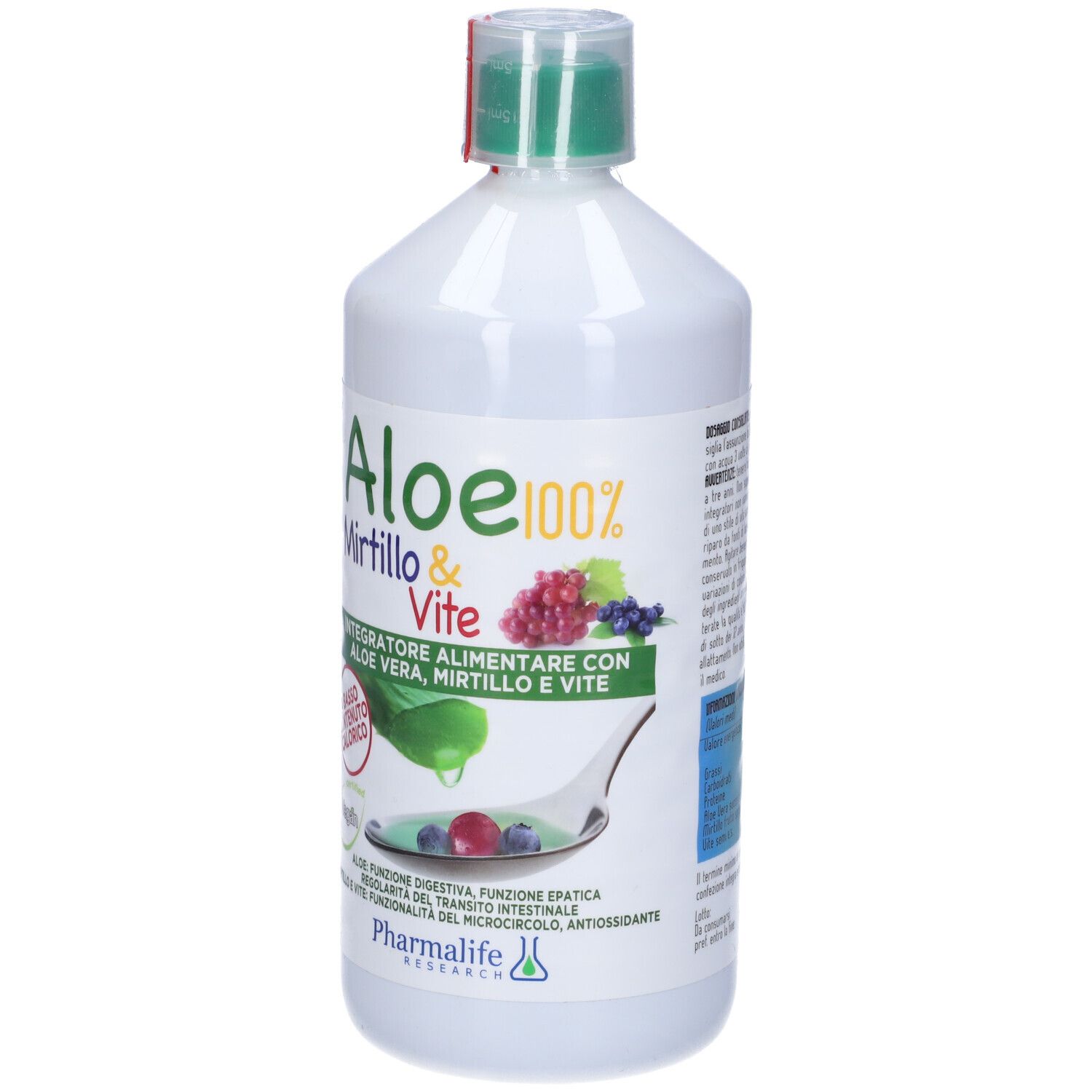 Bottiglia bianca con tappo verde. Scritta: Aloe 100% Mirtillo & Vite. Illustrazione di frutta e aloe vera.