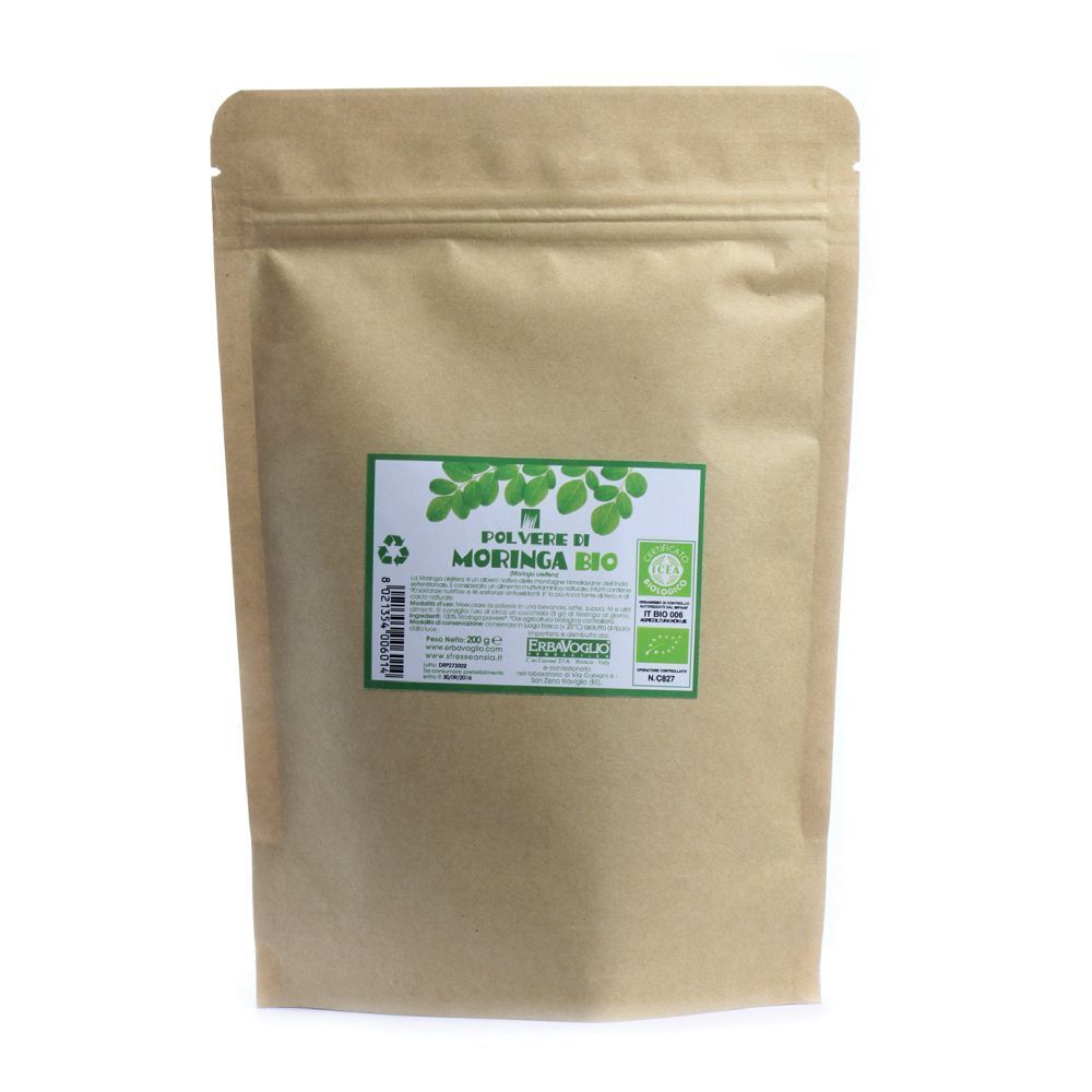 Busta con etichetta verde. Scritta: Moringa Bio. Certificazione biologica. Confezione marrone.