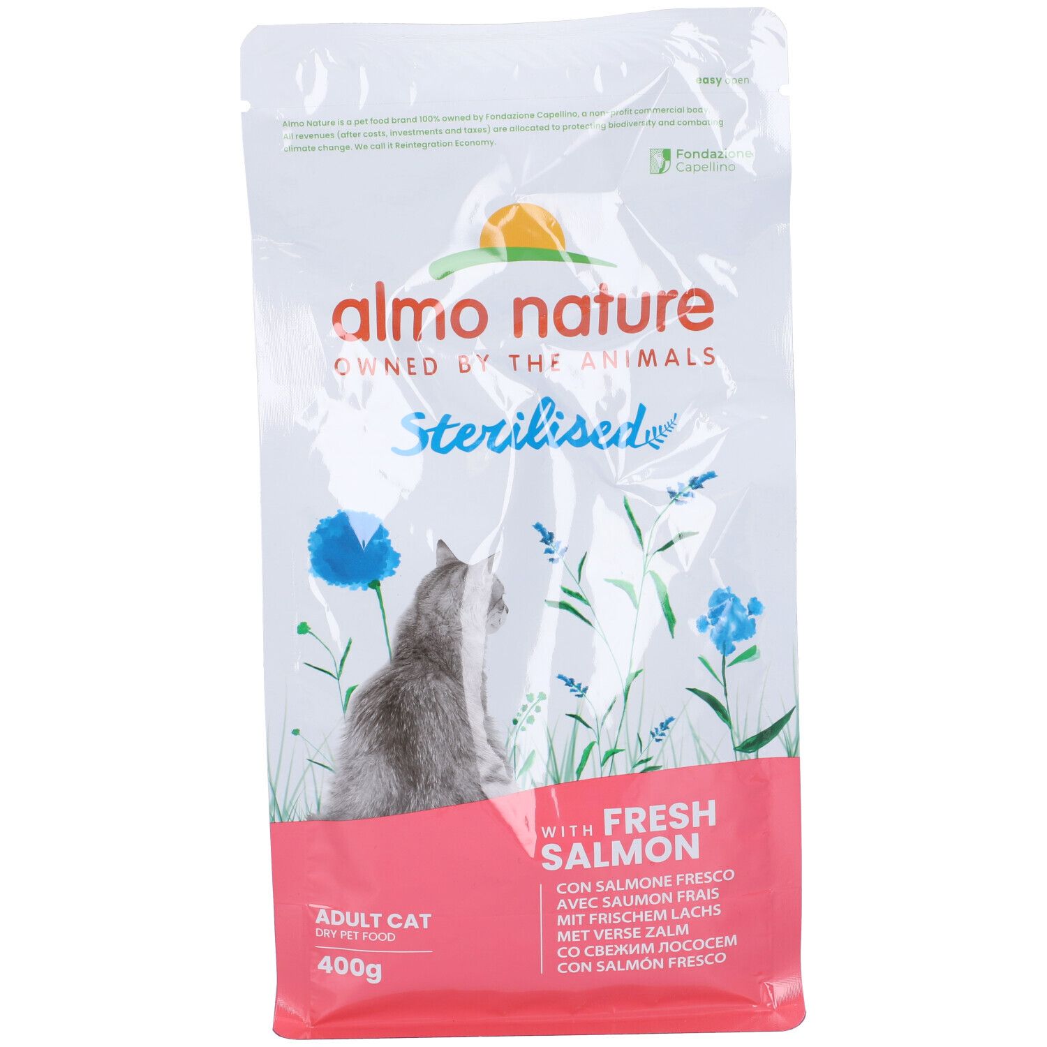 Sacchetto di cibo per gatti con logo e testo. Contiene salmone. Stampa: 400g. Immagine di un gatto.