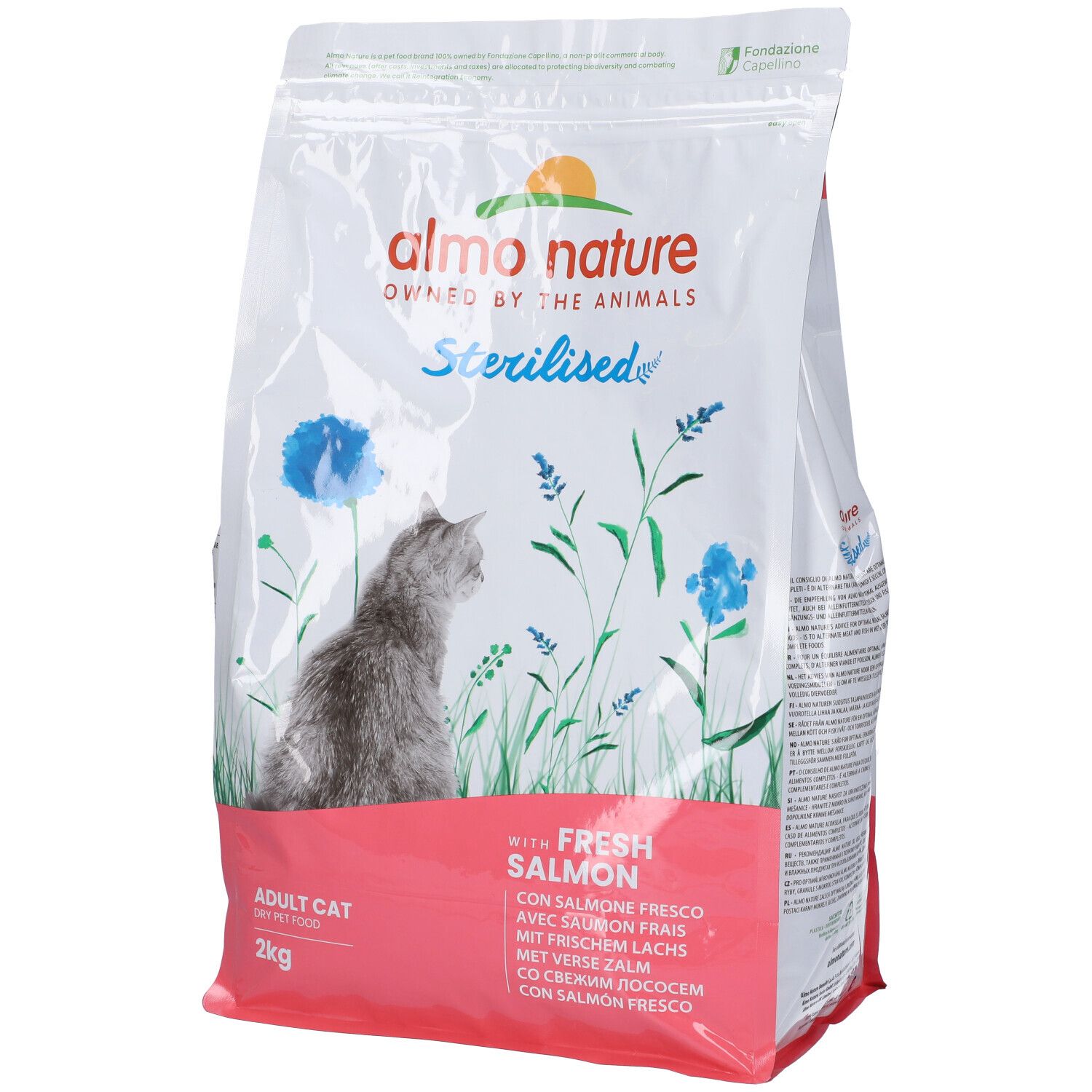 Confezione di cibo per gatti Almo Nature, 'Sterilised' e 'Fresh Salmon'. Immagine di gatto e fiori. 2kg, per gatti adulti.