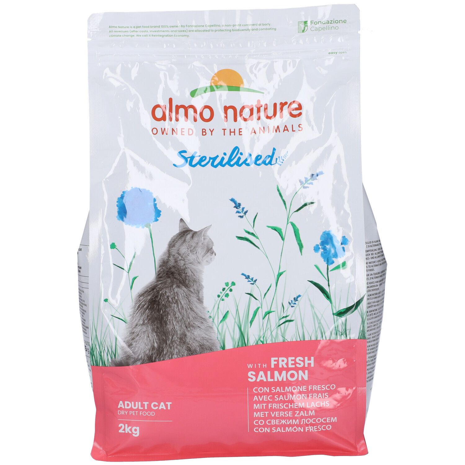 Confezione di cibo per gatti Almo Nature, 'Sterilised' e 'Fresh Salmon'. Immagine di gatto e fiori. 2kg.