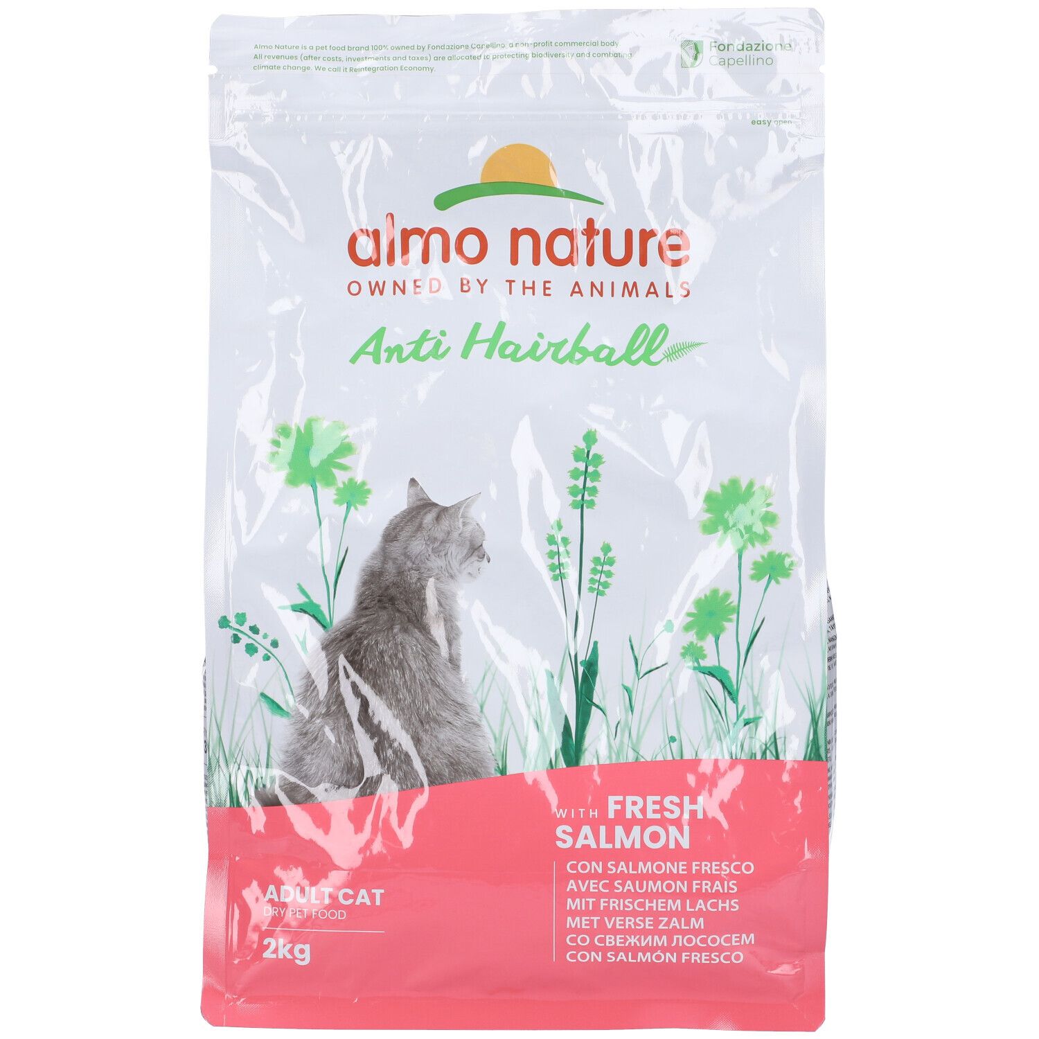 Confezione di cibo per gatti Almo Nature. Scritto: Anti Hairball, con salmone fresco. 2kg. Immagine di un gatto.