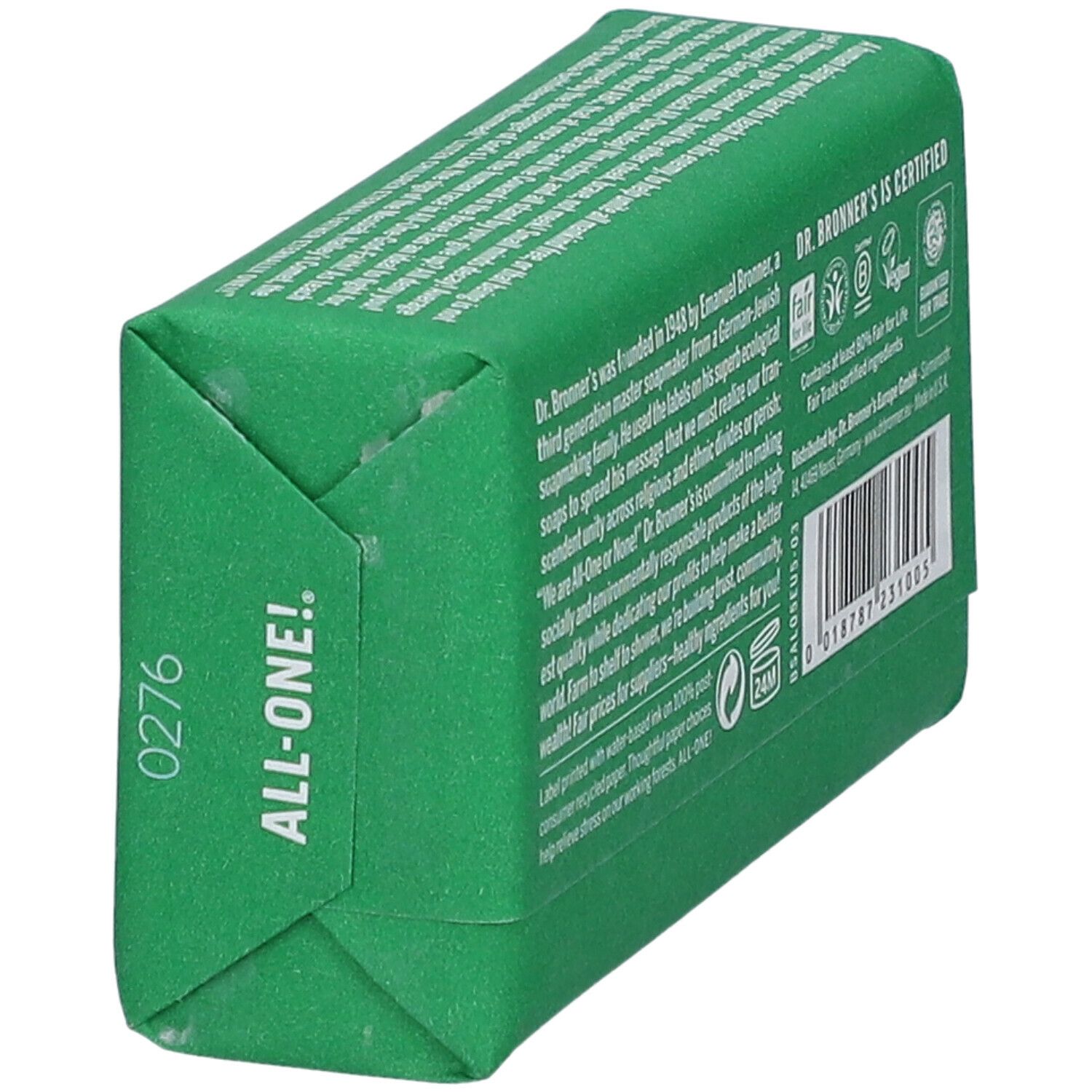Sapone, confezione verde. Scritta: Dr. Bronner's All-One Almond Pure-Castile Bar Soap. Con oli biologici.