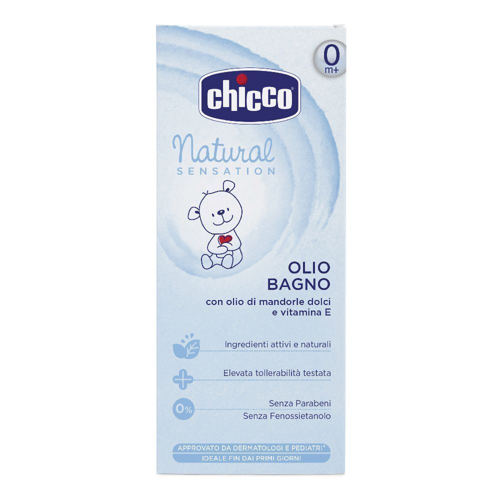 Confezione Chicco Olio Bagno. Confezione bianca e blu con logo, nome del prodotto e ingredienti. Adatto ai neonati.
