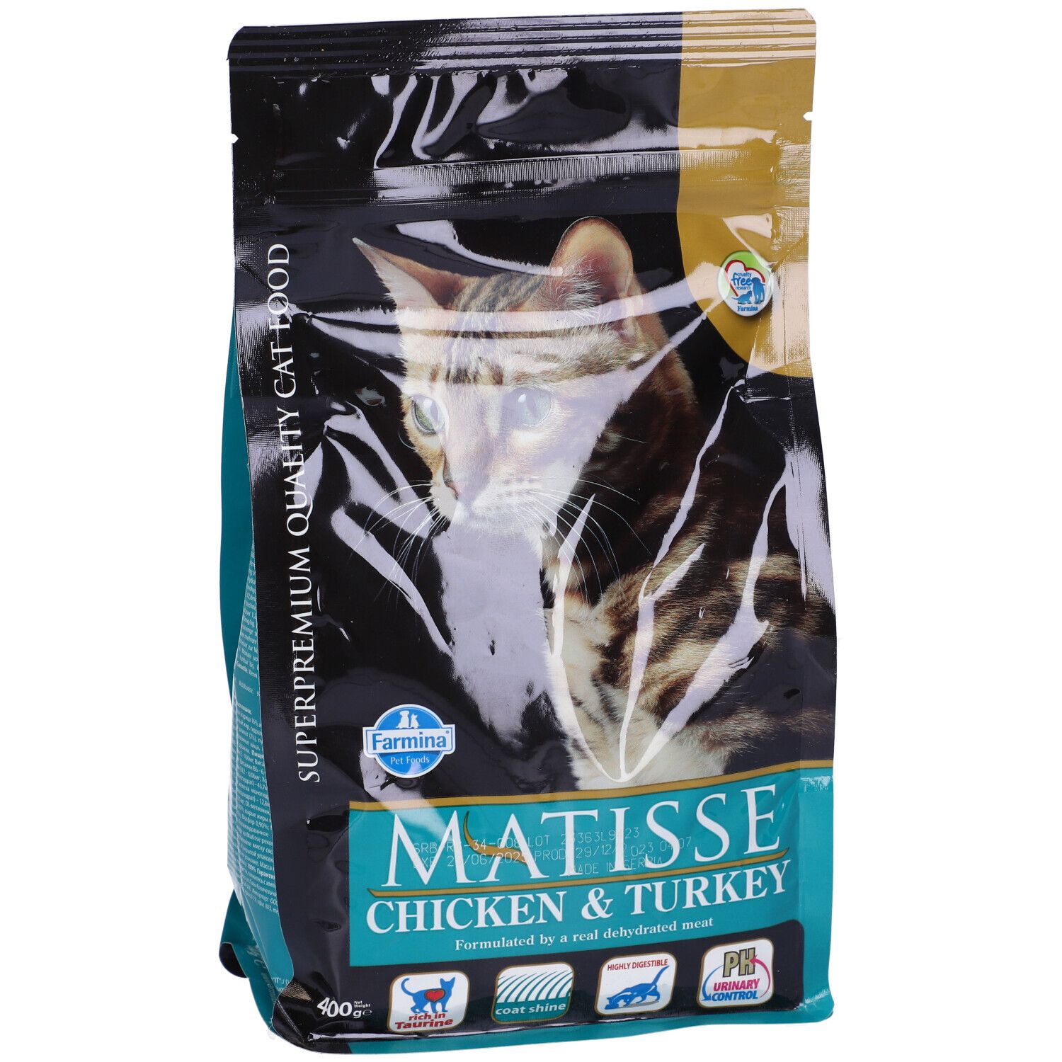 Confezione di cibo per gatti. Scritta: Matisse Chicken & Turkey. Immagine di un gatto. Logo Farmina. Colori blu, nero e oro.