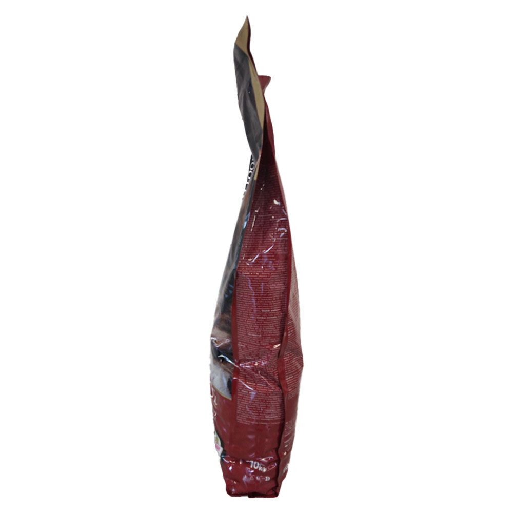 Vista laterale del sacco di cibo per gatti. Confezione rossa con testo. 10 kg.