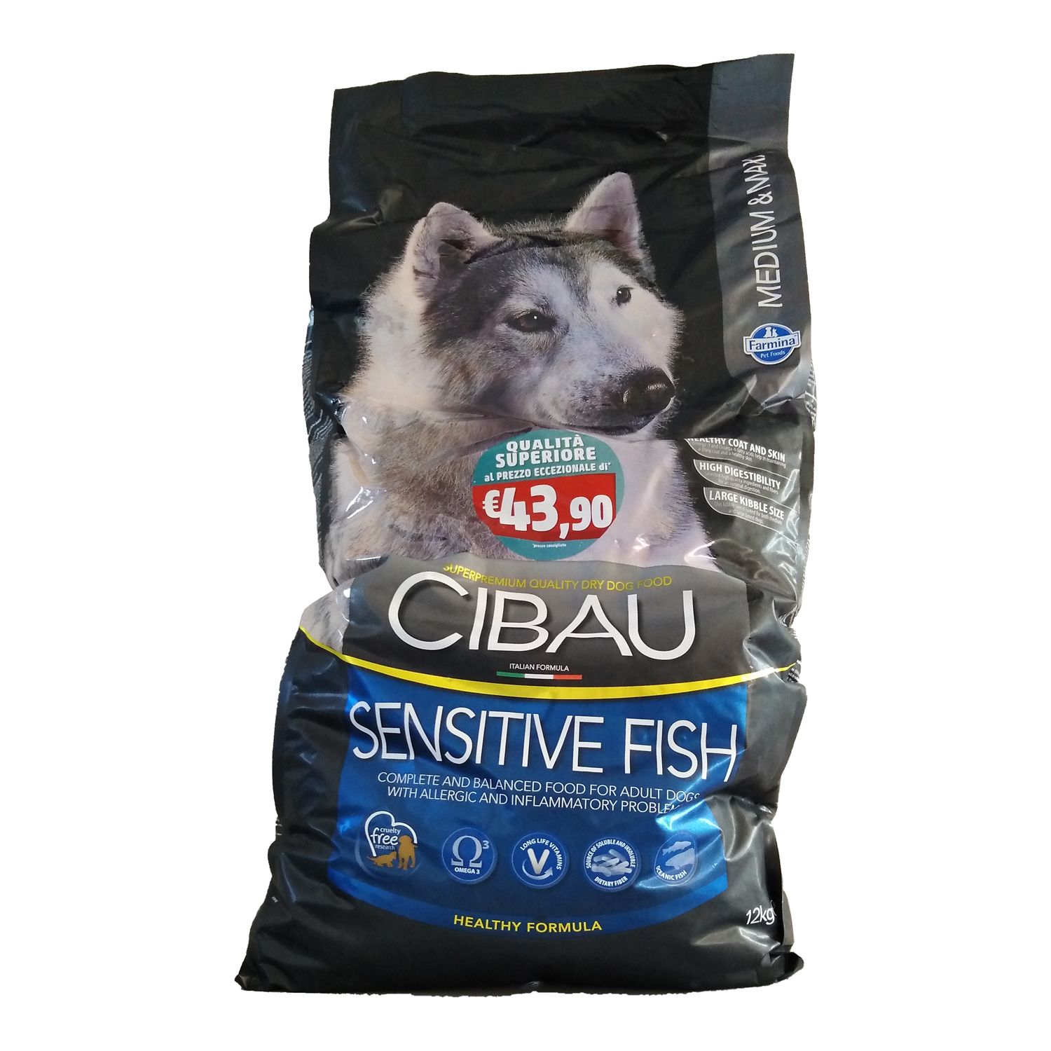 Sacchetto nero con foto di cane. Scritta CIBAU Sensitive Fish. Etichetta prezzo con prezzo di 43,90 euro.