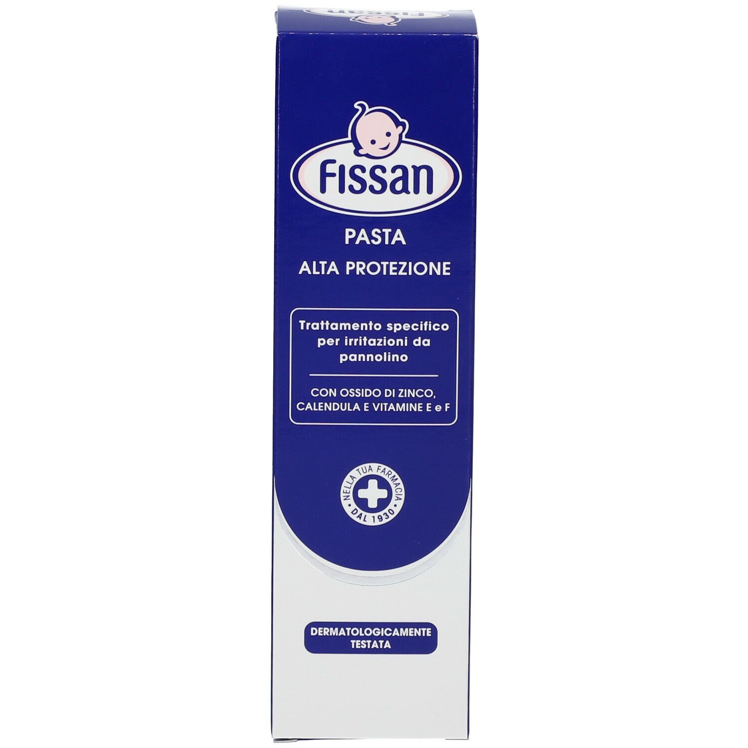 Boîte bleue. Inscription: Fissan Pasta Alta Protezione. Contient oxyde de zinc, calendula et vitamine E. Testé dermatologiquement.