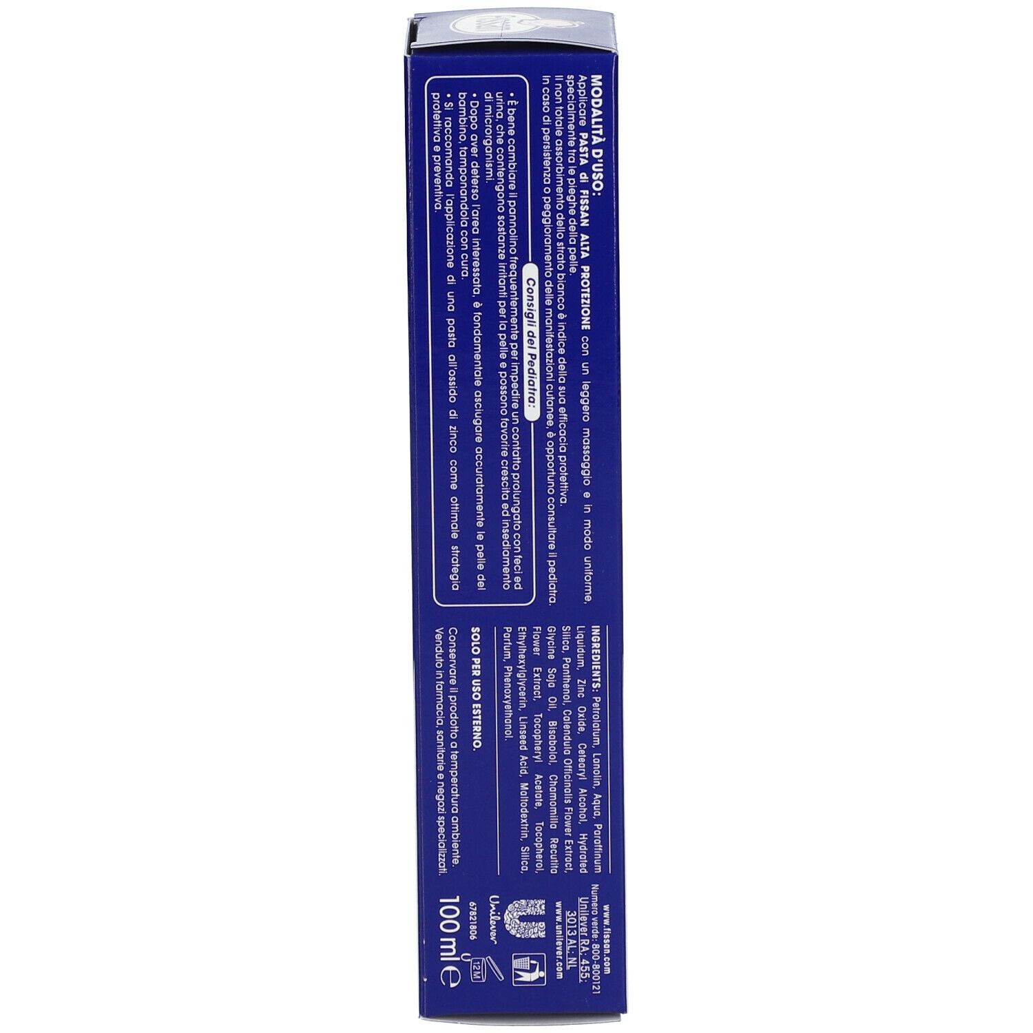 Côté de la boîte bleue. Texte: Fissan Pasta Alta Protezione. Ingrédients, instructions d'utilisation et informations du fabricant.