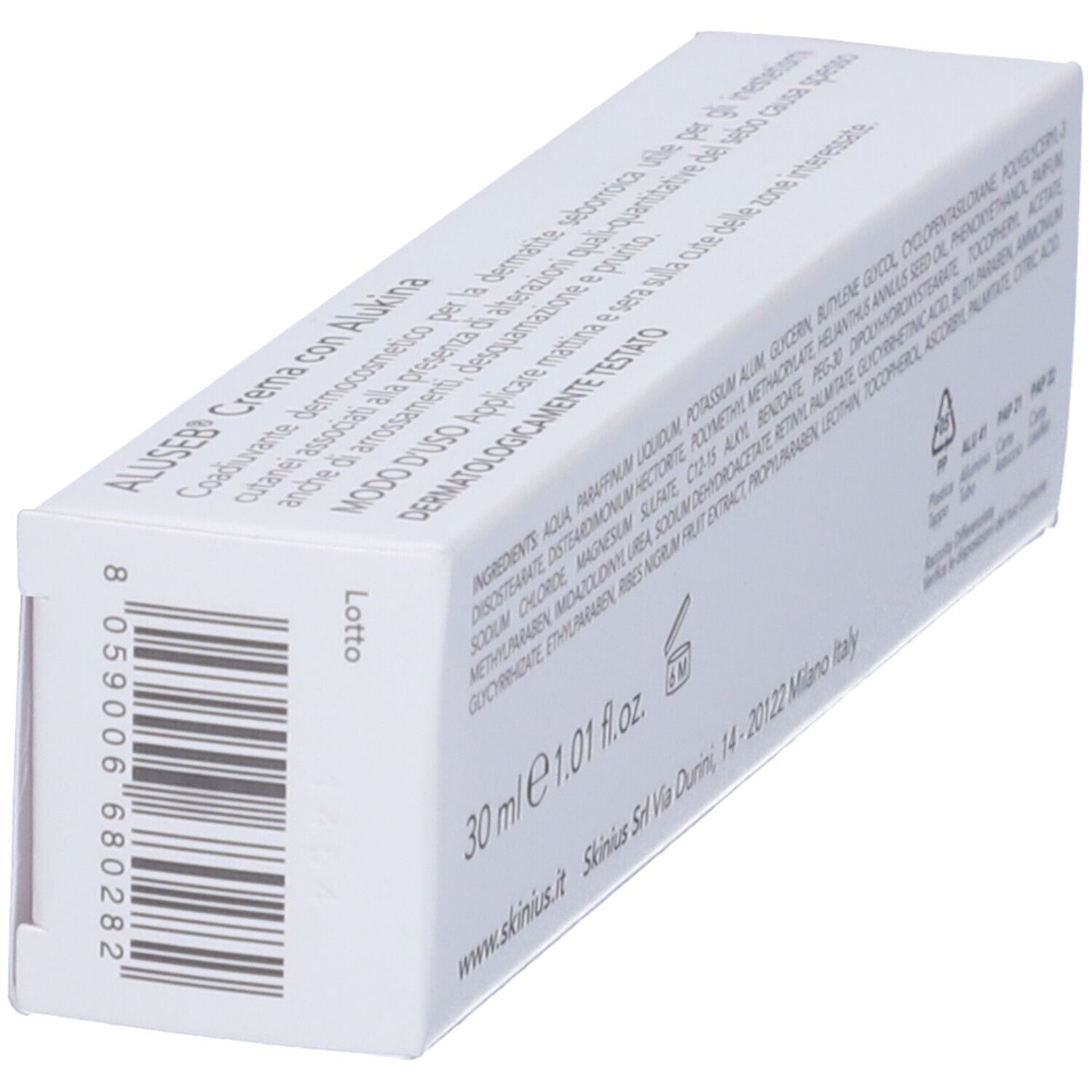 Boîte, en biais. Dos avec ingrédients et adresse du fabricant. 30 ml.