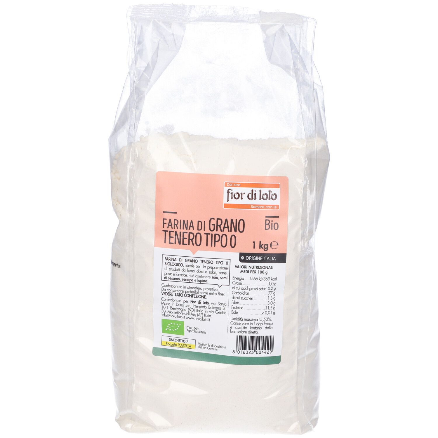 Confezione di farina con etichetta. Scritta: fior di lolo, Farina di Grano Tenero Tipo 0 bio, 1 kg. Marchio biologico.