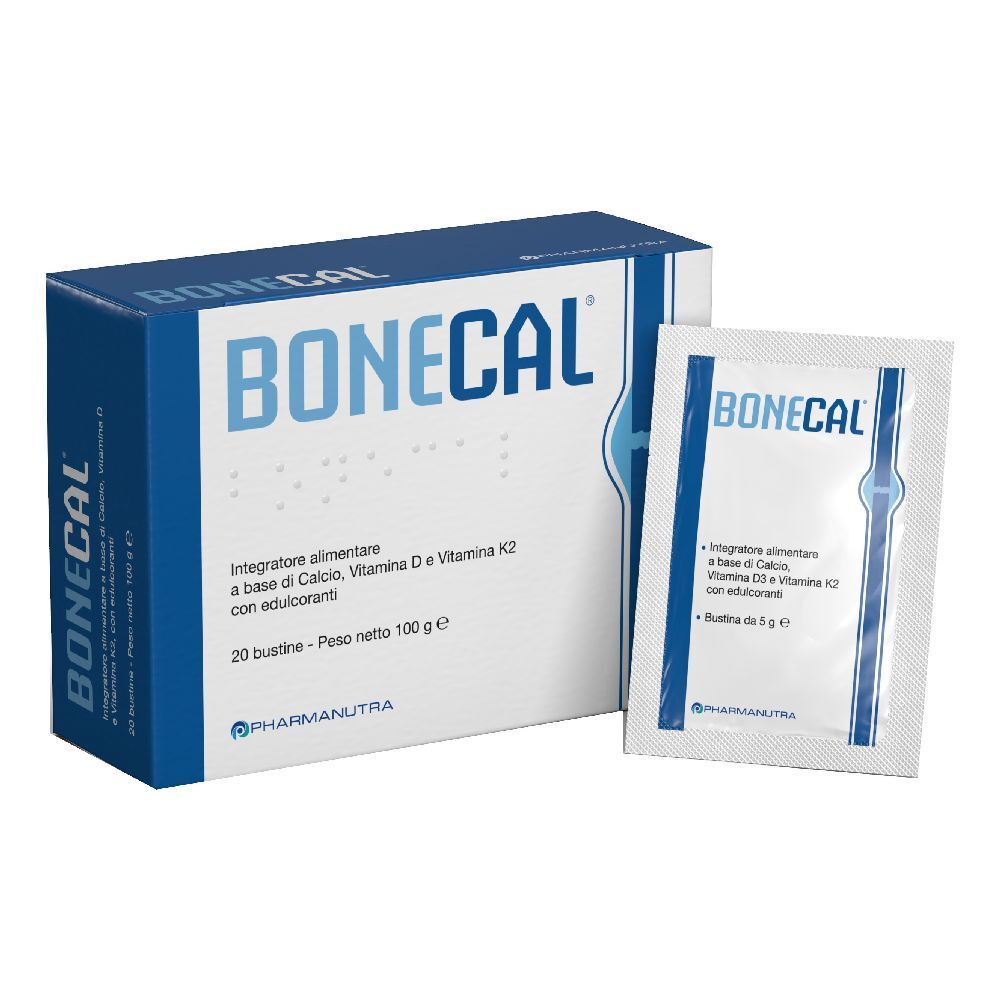 Scatola e bustina bianche e blu con la scritta BONECAL. Contiene 20 bustine. Scritta: Integratore alimentare a base di Calcio, Vitamina D e Vitamina K2.