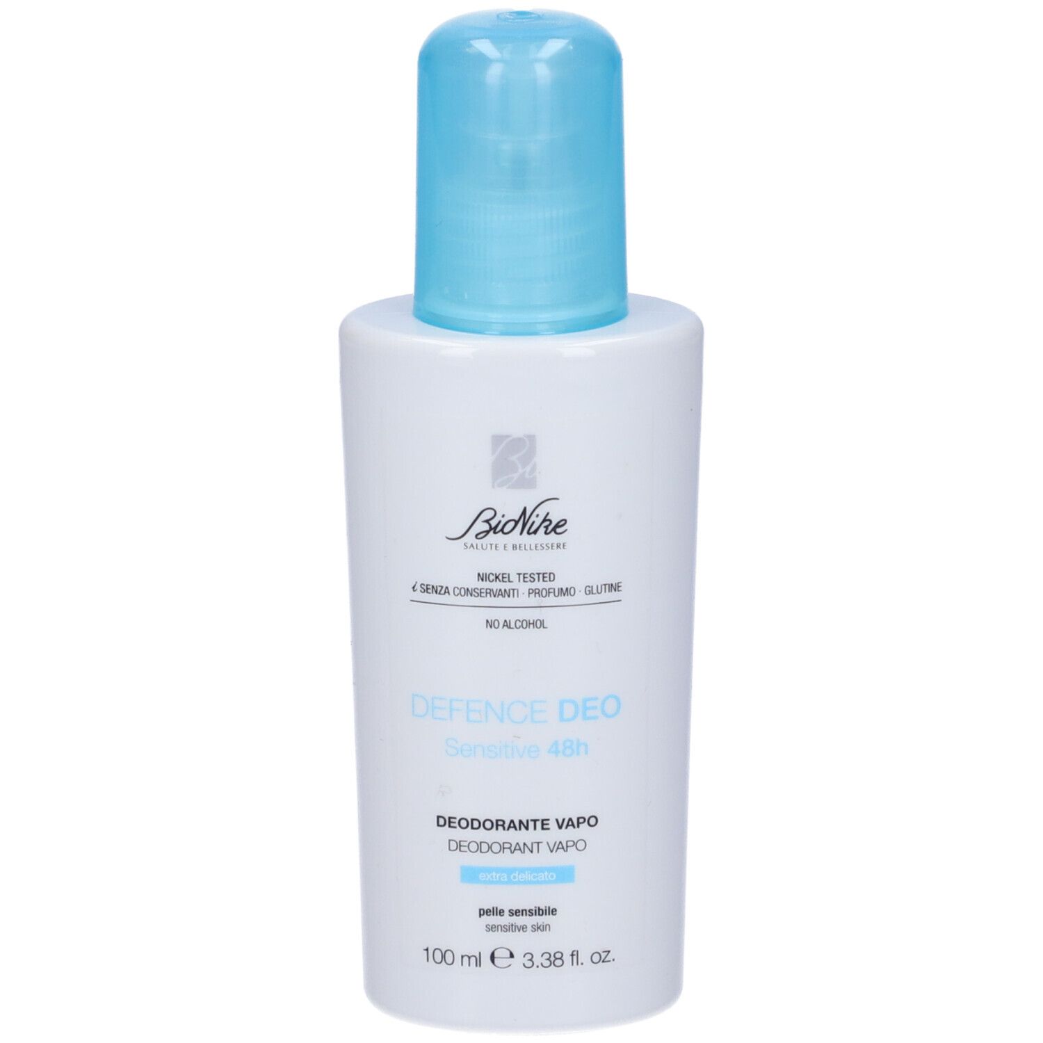 Weiße Sprühflasche mit hellblauem Verschluss. Bionike Defence Deo Sensitive 48h, 100 ml.