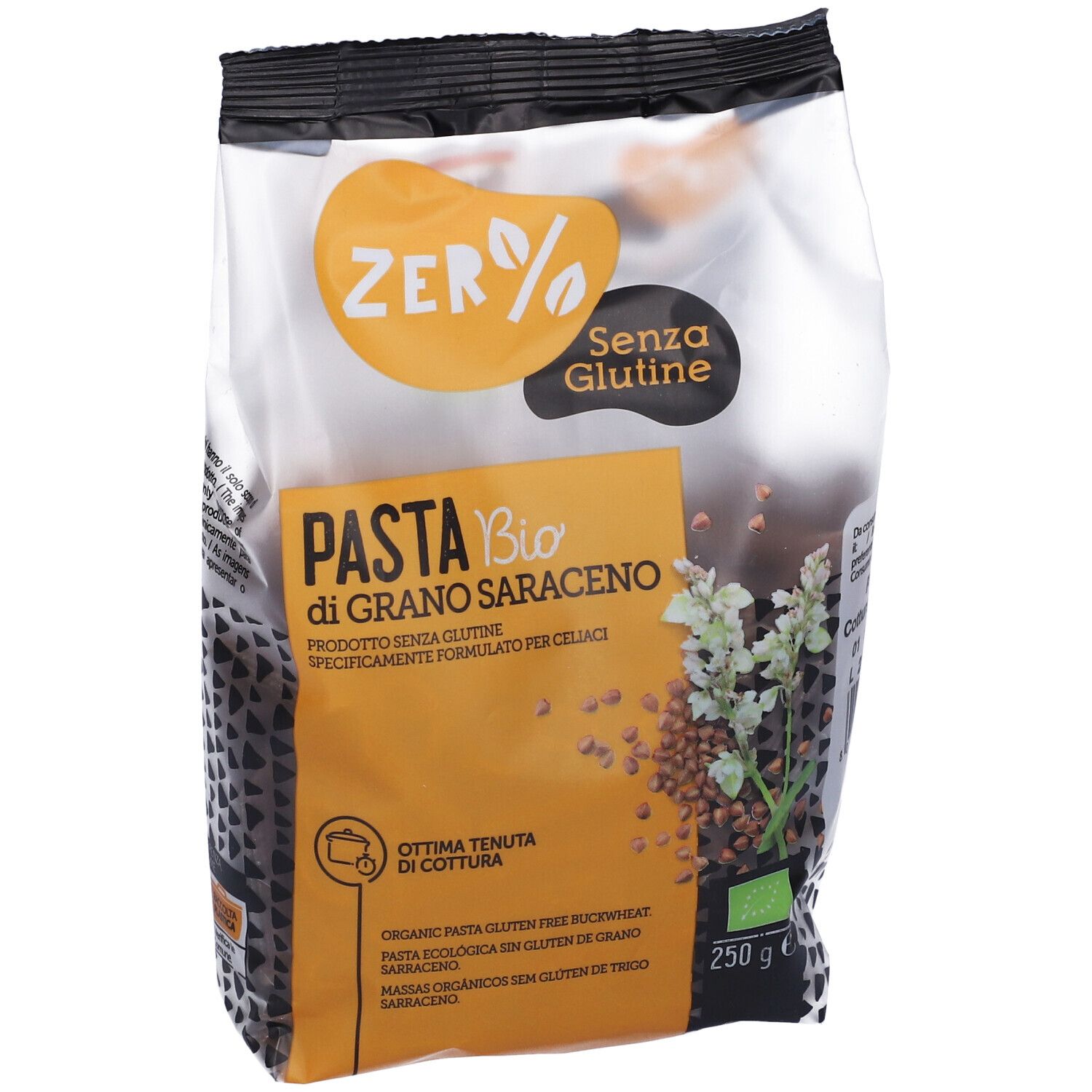 Confezione di penne senza glutine al grano saraceno. Logo 'Zero%', 'Senza Glutine'. 250g. Marchio bio. Illustrazione di grano saraceno.